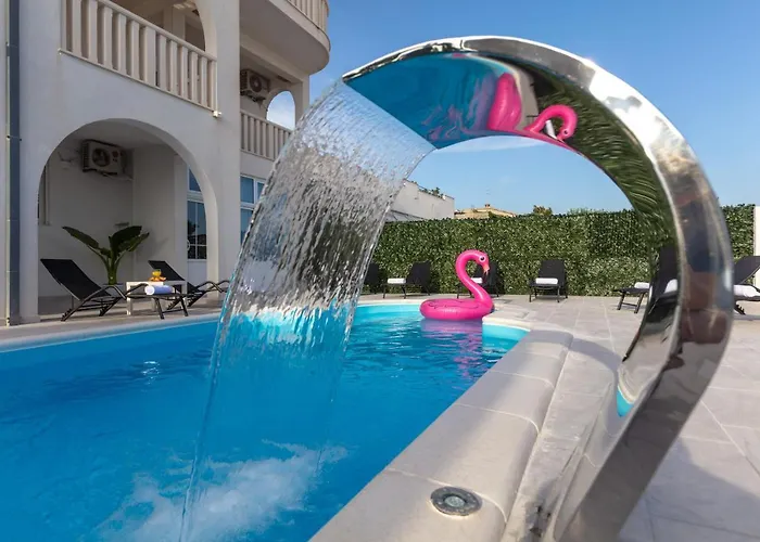 아파트 Anja Lux, *