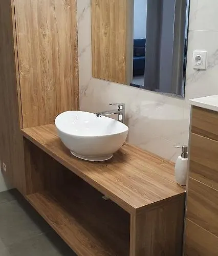 아파트 Anja Lux, *