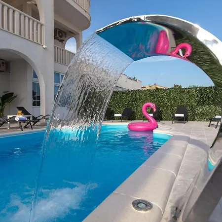 Apartman Anja Lux, *